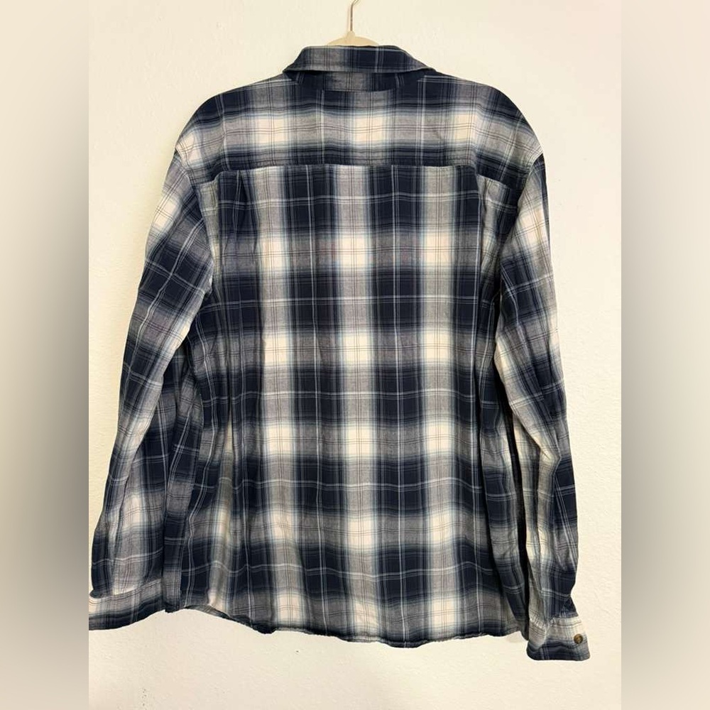 Carhartt Men's Blue and White Plaid Shirt - Picture 5 of 6